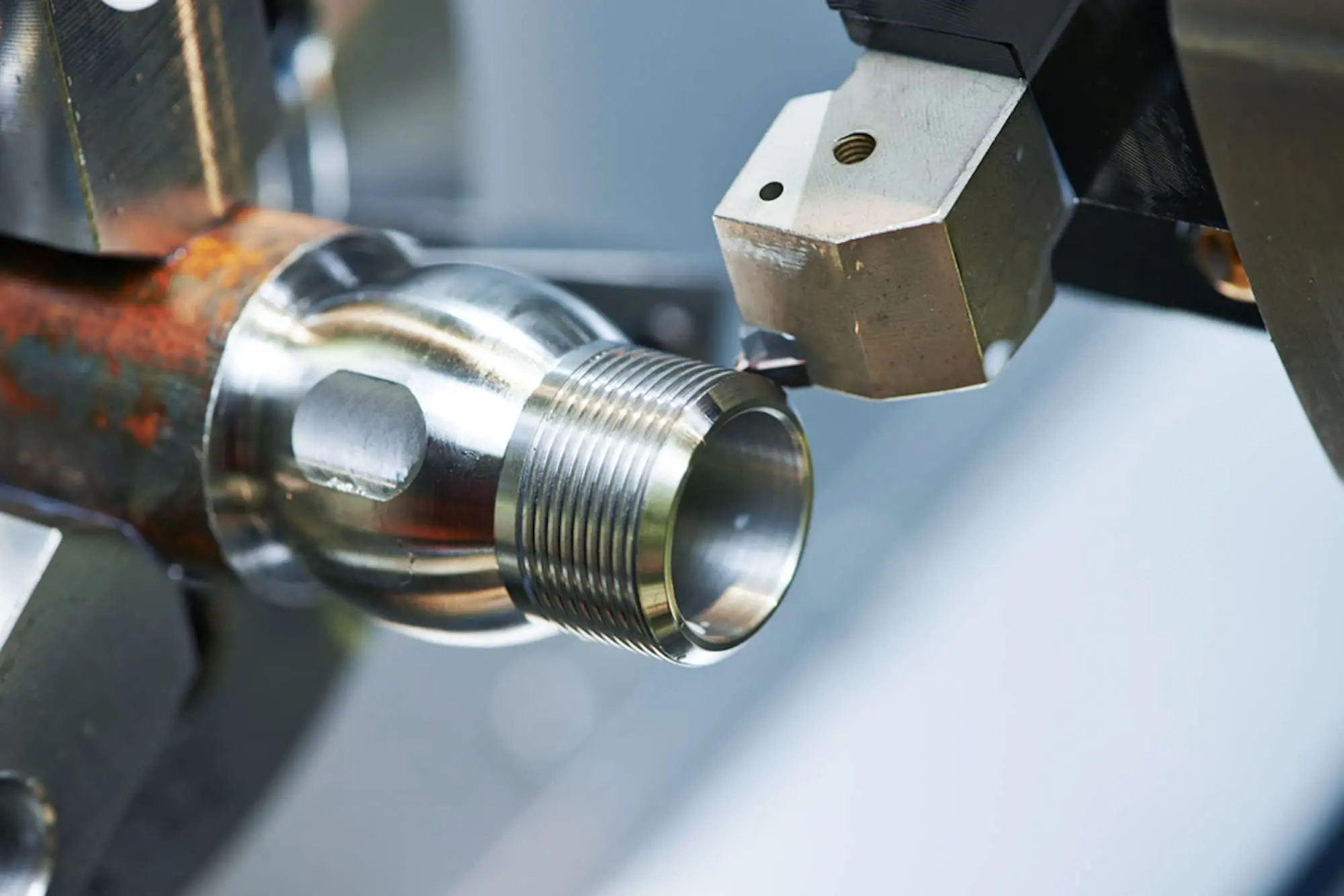 Using CNC Milling and Turning Services for Optimal Results